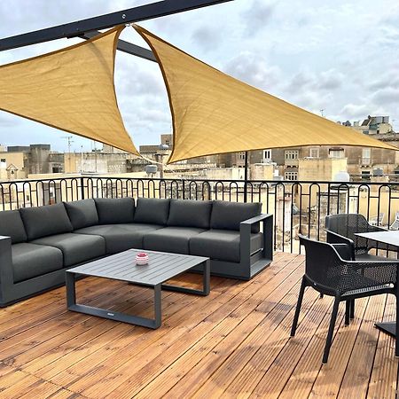 Florette Suite Designer Finish With Stunning Lounge Terrace By Arcobnb Il Furjana Bagian luar foto
