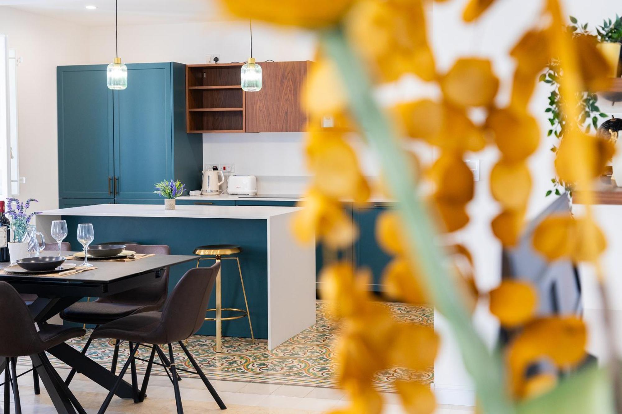 Florette Suite Designer Finish With Stunning Lounge Terrace By Arcobnb Il Furjana Bagian luar foto