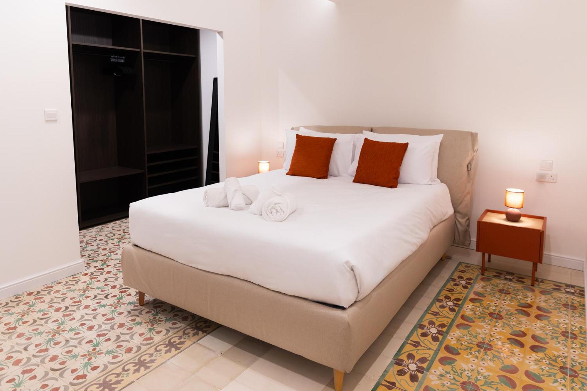 Florette Suite Designer Finish With Stunning Lounge Terrace By Arcobnb Il Furjana Bagian luar foto