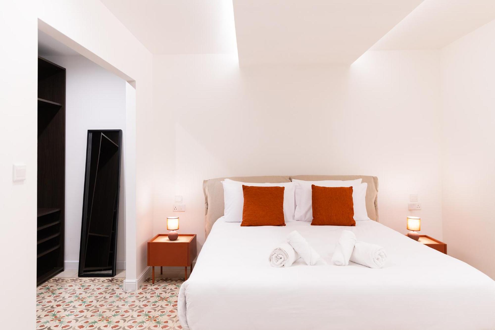 Florette Suite Designer Finish With Stunning Lounge Terrace By Arcobnb Il Furjana Bagian luar foto