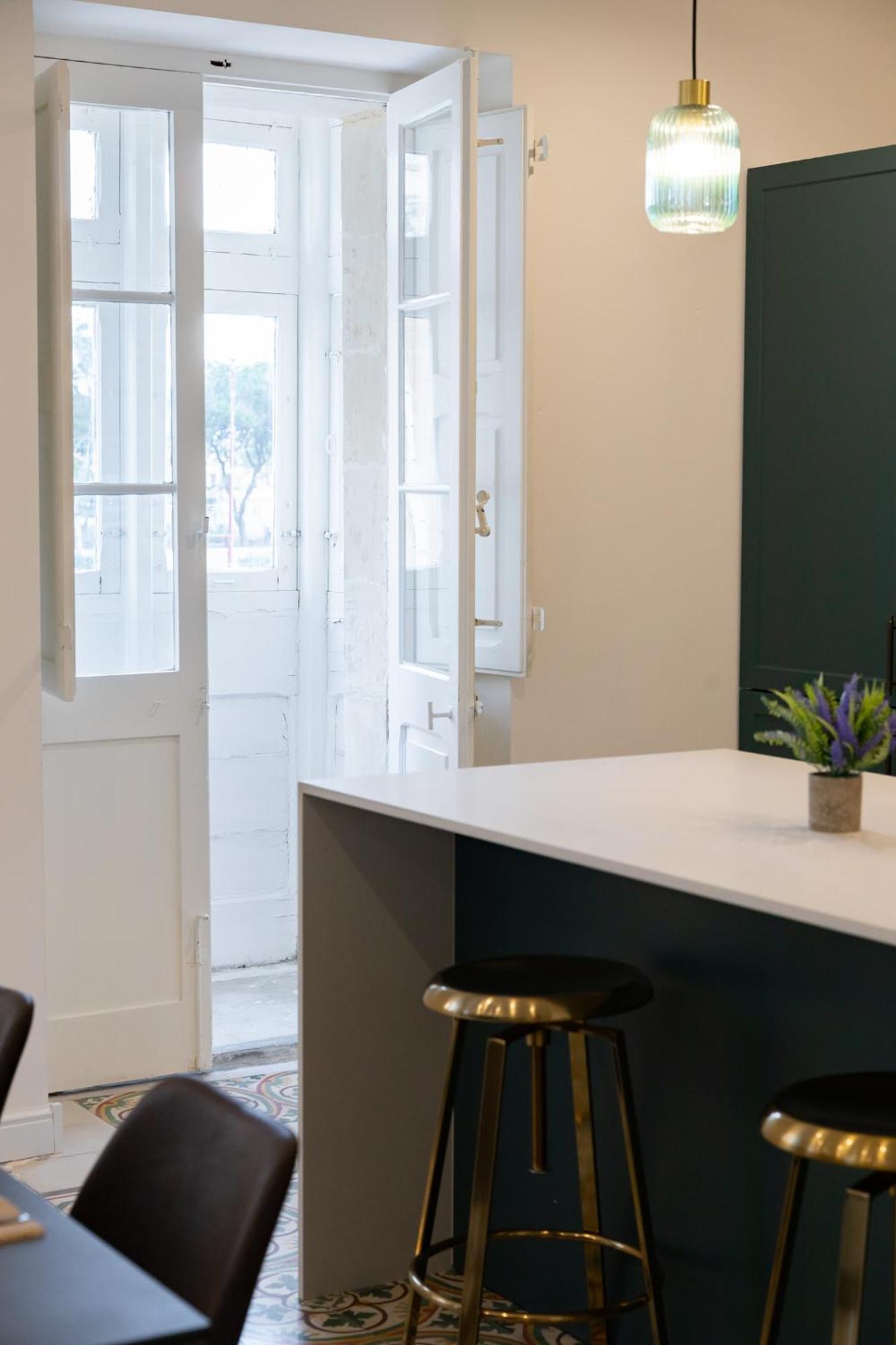 Florette Suite Designer Finish With Stunning Lounge Terrace By Arcobnb Il Furjana Bagian luar foto