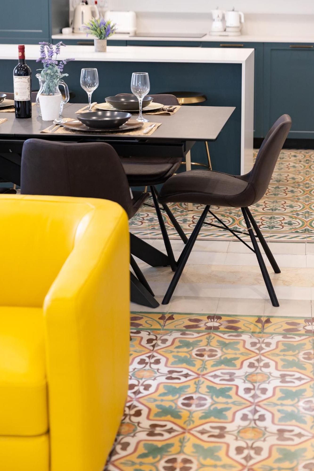 Florette Suite Designer Finish With Stunning Lounge Terrace By Arcobnb Il Furjana Bagian luar foto