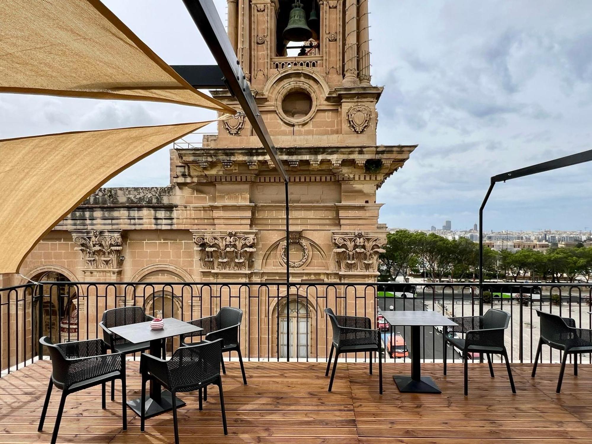 Florette Suite Designer Finish With Stunning Lounge Terrace By Arcobnb Il Furjana Bagian luar foto